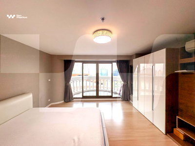 Condos for sale : 🔥For Sale, Best Deal🔥 State Tower Silom 1 bedroom 68sqm, 28th floor, city view, beautifully decorated.