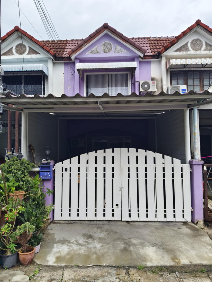 รูป ขายทาวน์เฮาส์ 2 ชั้น หมู่บ้านร่มทิพย์ มีนบุรี หทัยราษฎร์ 33 เนื้อที่ 16 ตรว. 2ห้องนอน 2ห้องน้ำ - รูปที่ 1/14