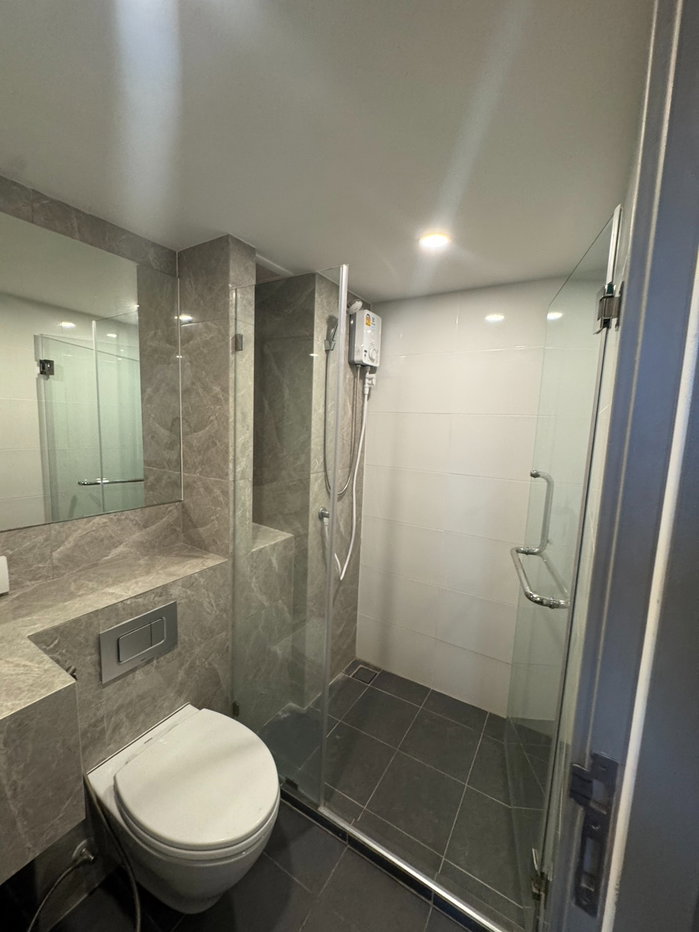 picture 🏙️📍 Spacious room...high ceilings! Space near MRT Bang Kapi that meets your lifestyle needs. - 9/9