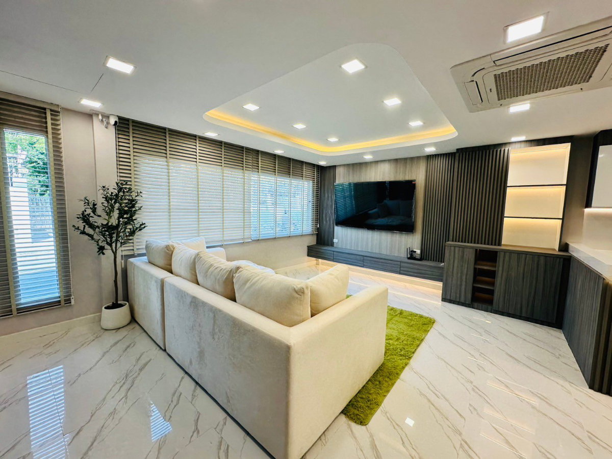 รูป 🌿 **VR0244 บ้านให้เช่าหรู รัชดา 18 ห้วยขวาง 🚇 **ใกล้ MRT สุทธิสาร หลังริม รีโนเวทใหม่** - รูปที่ 10/32