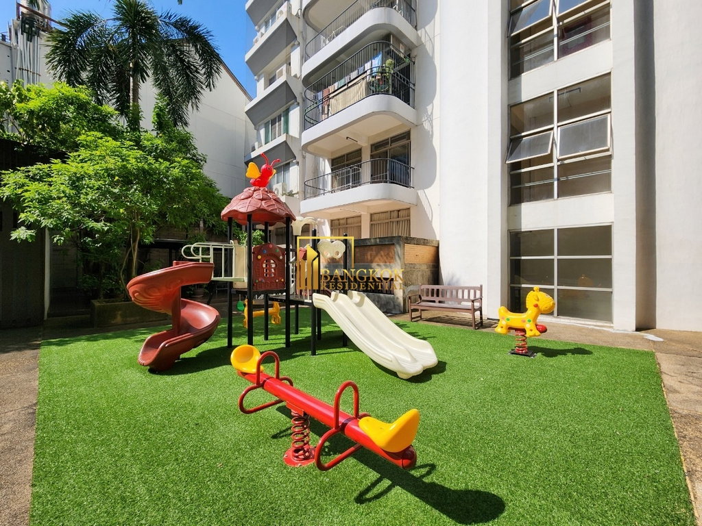 picture Grand Ville House 1 | Spacious 3 Bed Condo in Phrom Phong - BR60907CD - 31/34