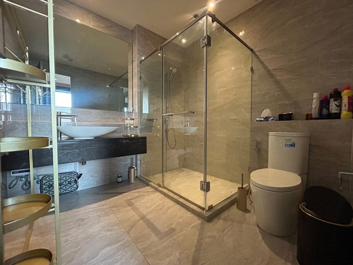 รูป ปล่อยเช่าคอนโด Ashton Asoke – Rama 9 🌿 วิวสวน เงียบ เป็นส่วนตัว 🍃 ใกล้ MRT พระราม 9 🚆 เฟอร์นิเจอร์ครบ พร้อมเข้าอยู่ทันที 🔑✨ - รูปที่ 2/7