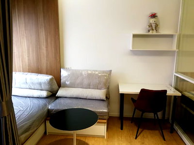 Condos for rent :  Triple Y                     Residence