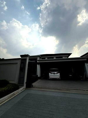 เช่าบ้านเดี่ยว กรุงเทพมหานคร : HR3377ให้เช่าบ้านหรู 5 ห้องนอน โครงการ Else กรุงเทพกรีฑา ใกล้ Brighton College ตกแต่งหรูหรา พร้อมเข้าอยู่