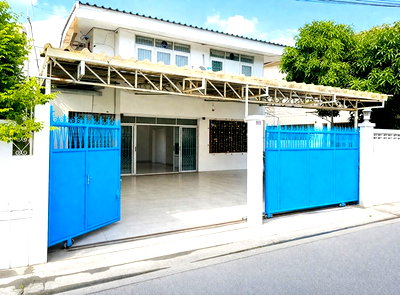 เช่าบ้านเดี่ยว กรุงเทพมหานคร : ใกล้ MRT สุทธิสาร 450ม. จอดรถในบ้านได้ 3 คัน คฤหาสน์ 2 ชั้น 4 นอน 2 น้ำ 50 ตร.ว.300 ตร.ม.