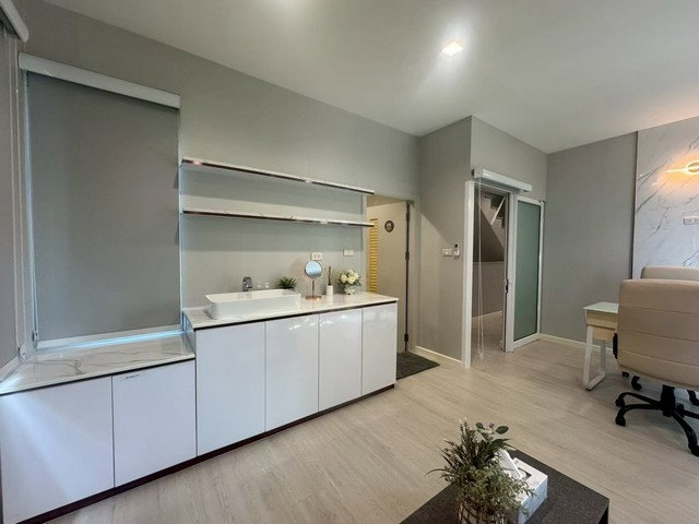 รูป HR3379ให้เช่า Home Office 3 ชั้น ตกแต่งพร้อมเข้าอยู่ ลาดพร้าว 71-เลียบด่วน จดทะเบียนบริษัทได้! ทำเลทองใจกลางธุรกิจและการเดินทาง - รูปที่ 8/10