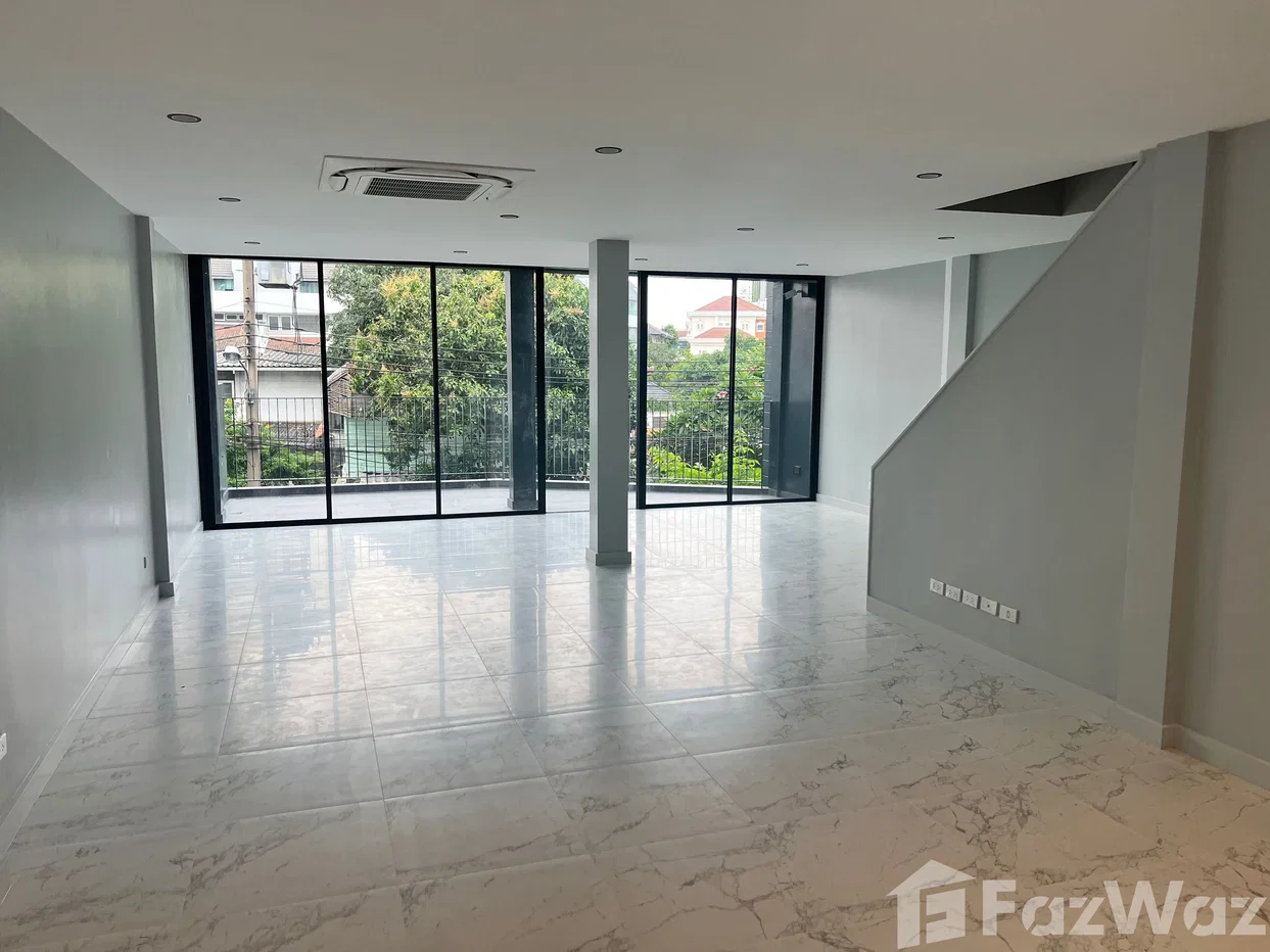 รูป ขาย ทาวน์เฮ้าส์ 3 ห้องนอน ใน พระโขนงเหนือ, กรุงเทพมหานคร 1686724 - รูปที่ 2/16