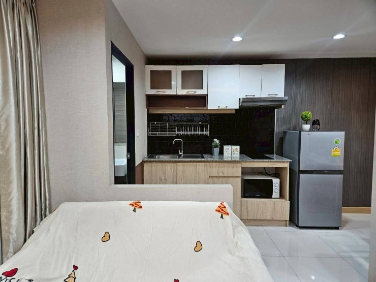 รูป ขาย Airport Home Condo ใกล้สนามบินเชียงใหม่ เหมาะกับการลงทุนสภาพแวดล้อมดี มีเซเว่น
อยู่หน้าโครงการ - รูปที่ 4/16