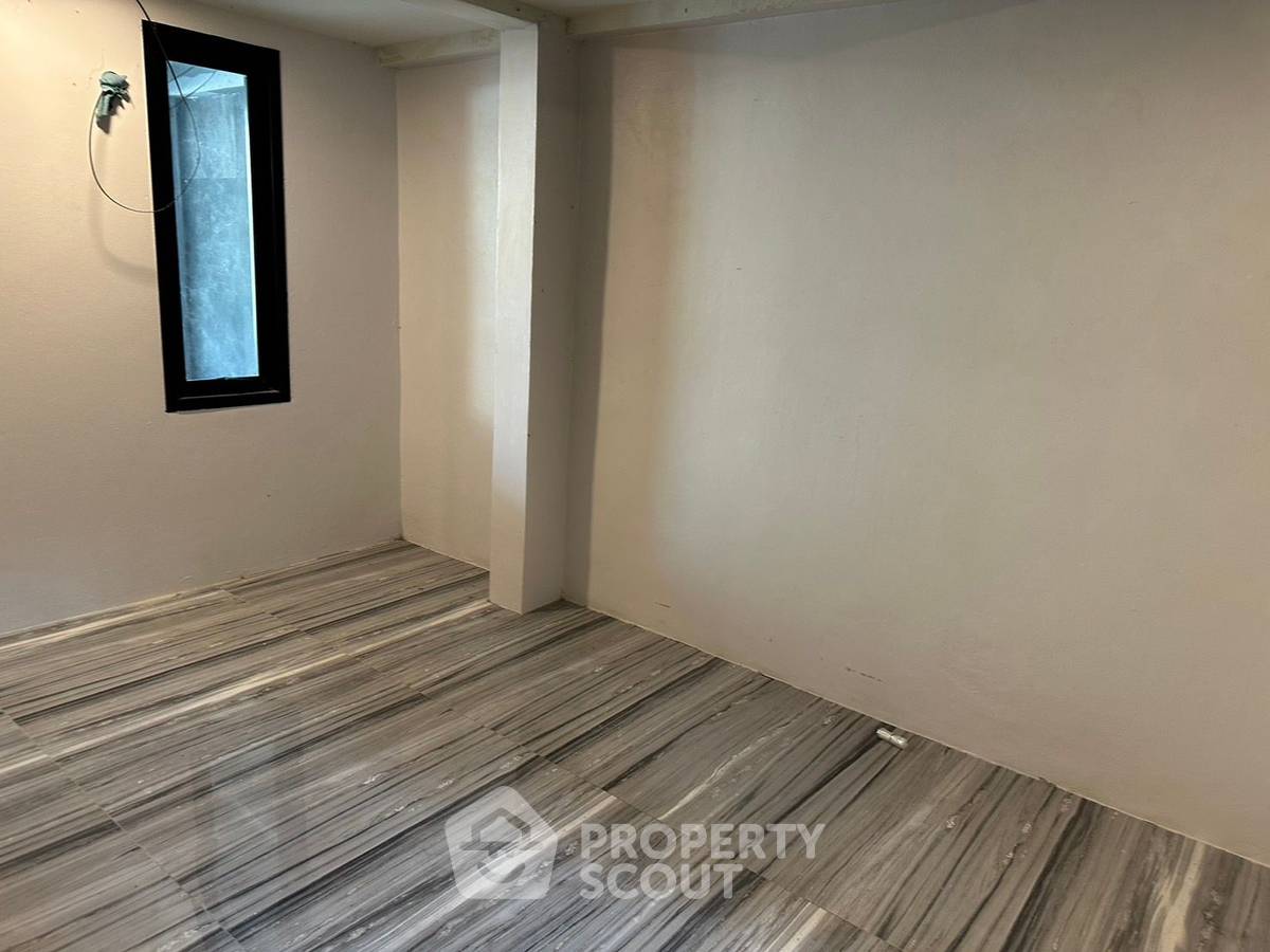 รูป บ้าน 4-ห้องนอน ใกล้ MRT สุทธิสาร (ID 1504168) - รูปที่ 9/23