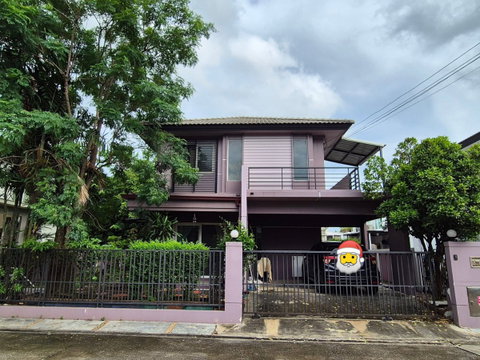🌳 ให้เช่าบ้านเดี่ยว 2 ชั้น หมู่บ้านปาริชาต ลาดกระบัง ซอยคุ้มเกล้า 11 3 ห้องนอน 2 ห้องน้ำ บ้านพร้อมอยู่ บรรยากาศร่มรื่น เ