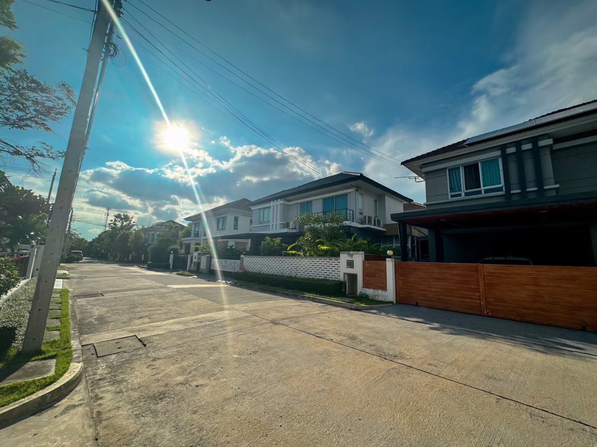 รูป (ขายด่วน) บ้านเดี่ยว ย่านรามอินทรา ติดถนนใหญ่ ขาย 9 ล้านบาท - รูปที่ 8/52