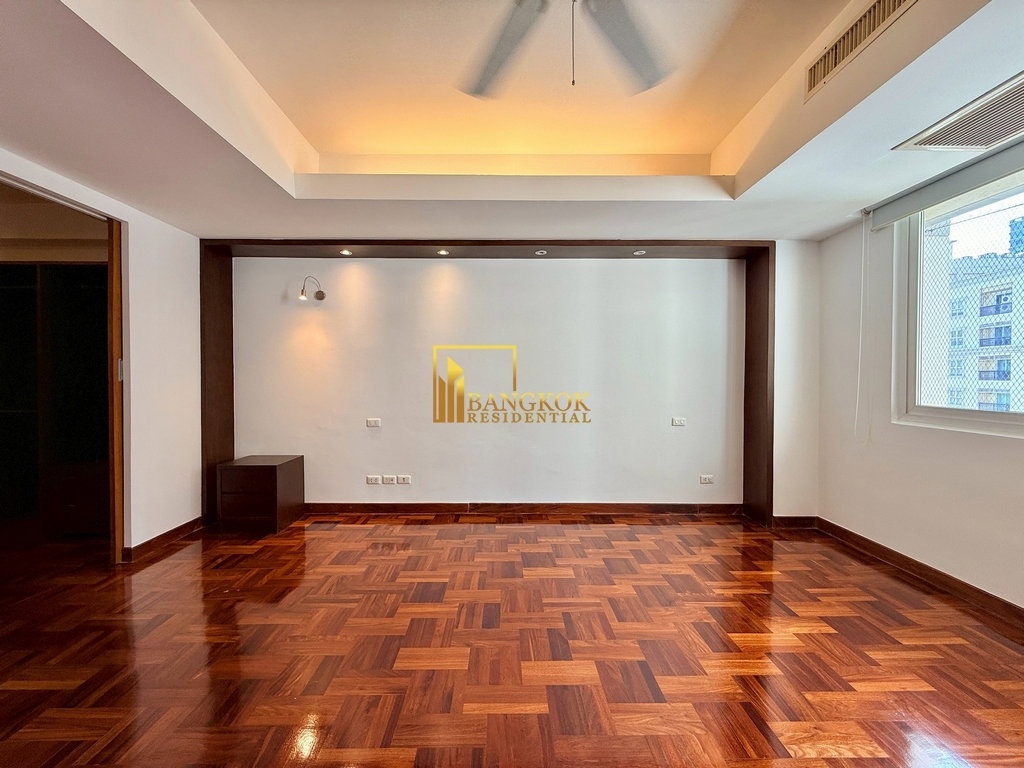 picture Grand Ville House 1 | Spacious 3 Bed Condo in Phrom Phong - BR60907CD - 11/34