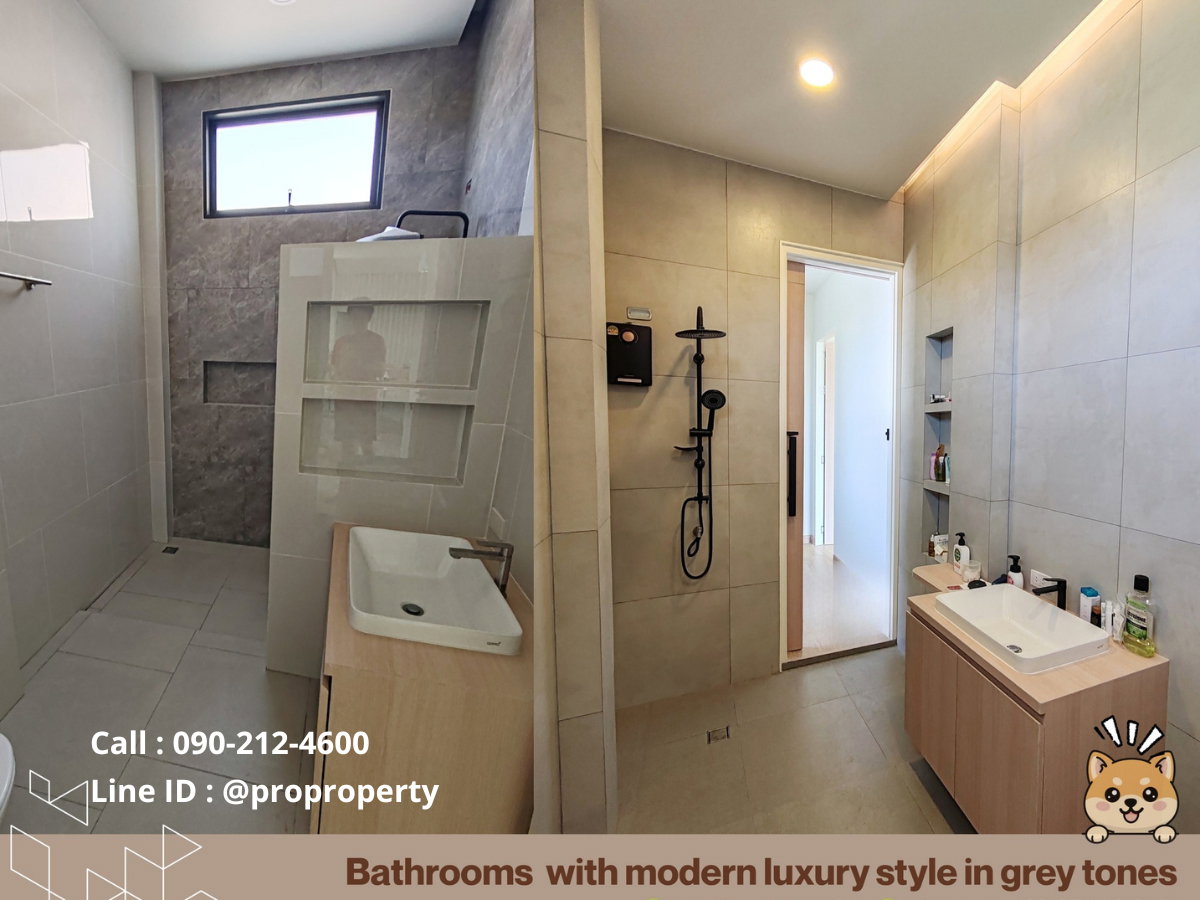 picture Custom-built detached house for rent in a prime location in the Ratchadaphisek 32 area. - 5/9