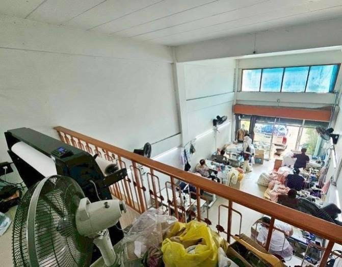 รูป 🏢✨ ให้เช่าอาคารพาณิชย์ 3.5 ชั้น + ดาดฟ้า ซอยรามอินทรา 34 แยก 21 ทำเลรามอินทรา เหมาะทำธุรกิจ! 💸 ค่าเช่าเพียง 12,000 บาท/เดือน - รูปที่ 5/13