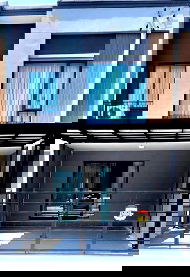 ทาวน์โฮมให้เช่า : 🏡✨ ให้เช่าทาวน์โฮม Pleno สุขุมวิท–บางนา 2 3 ห้องนอน 2 ห้องน้ำ บ้านสวย เฟอร์ครบ พร้อมอยู่ Pet Friendly 🐾