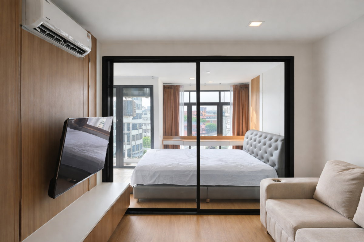 picture ðĨ Unbeatable value! The 8 Collection condo: great location, beautifully decorated, ready to move in! - 6/7