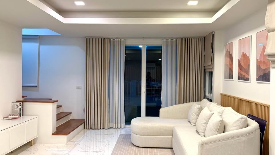 รูป ทาวน์โฮมให้เช่า : ทำเล อ่อนนุช - ศรีนครินทร์ (หลังมุม) เฟอร์ครบ พร้อมอยู่ | 3 ห้องนอน 4 ห้องน้ำ *มีห้องแม่บ้าน+ ห้องน้ำในตัว* - รูปที่ 3/19