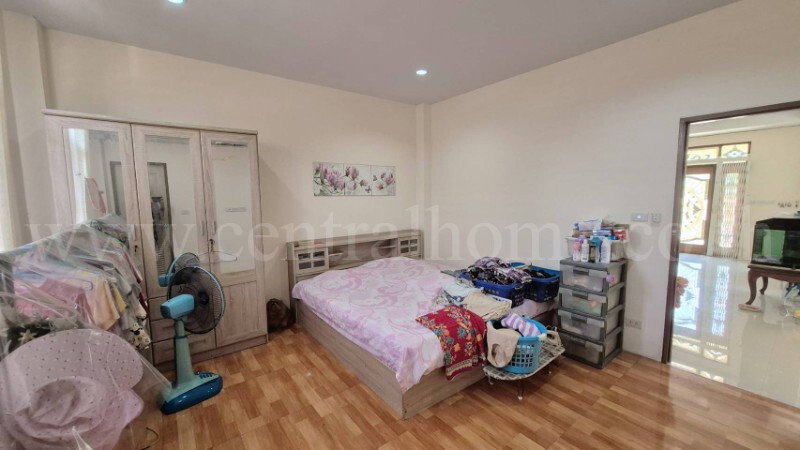 รูป บ้านเดี่ยว 2 ชั้น พร้อมที่ดิน 102 ตารางวา ถนนสุขุมวิท - รูปที่ 17/30