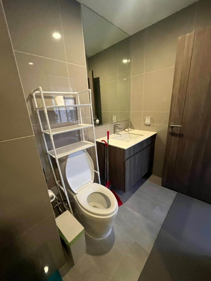 รูป P0654/ขายด่วน Ideo Mobi Asoke ห้อง Duplex ชั้นสูง วิวสวย 0 เมตรจาก MRT เพชรบุรี ราคาต่ำกว่าทุน - รูปที่ 3/7