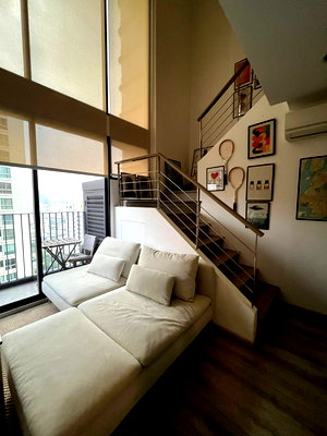 Condos for sale : P0654/Urgent sale Ideo Mobi Asoke, Duplex room, high floor, beautiful view, 0 meters from MRT Phetchaburi, price below cost.
