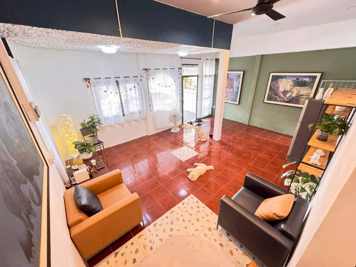 รูป 🏡✨ ปล่อยเช่าและปล่อยขายบ้านเดี่ยวสไตล์รีสอร์ต 2 ห้องนอน 2 ห้องน้ำ ตกแต่งพร้อมอยู่ บรรยากาศร่มรื่น ใกล้BTS สายสีชมพู สถานีสามัคคี - รูปที่ 3/18