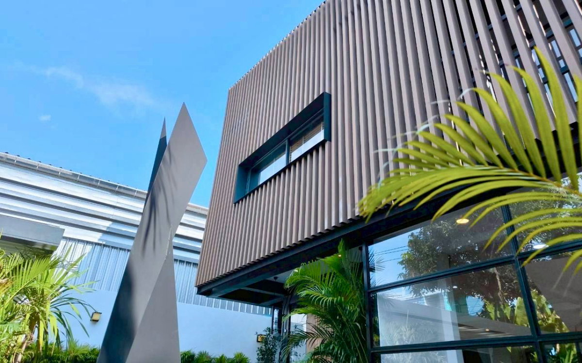 รูป 🏊ขาย Pool Villa อ่อนนุช 17 จอดรถได้เยอะมาก 6 คัน และรอบบ้านอีก 5 คัน จะเป็นออฟฟิตหรืออยู่อาศัยก็เหมาะ - รูปที่ 3/16