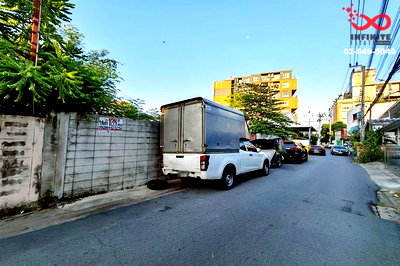 เช่าที่ดิน ถนนประชาราษฎร์บำเพ็ญ : ให้เช่าที่ดิน ถนนรัชดาภิเษก ซอย 20 มิถุนา ห้วยขวาง 103ตร.ว. ใกล้ MRT สุทธิสาร