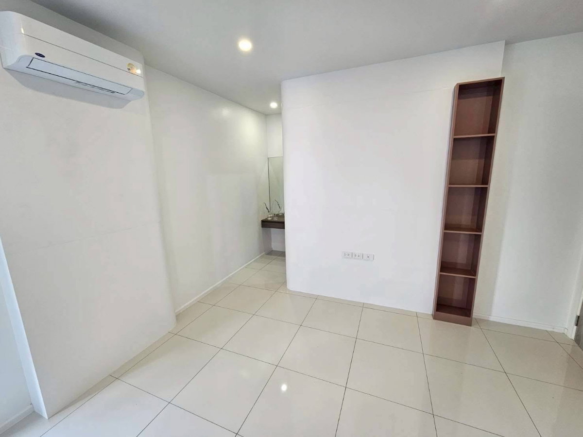 รูป  ขายบ้านพูลวิลล่า หมู่บ้านเวิลด์คลับแลนด์  พื้นที่  292 ตร.ม.  3 ห้องนอน |  4 ห้องน้ำ - รูปที่ 14/17