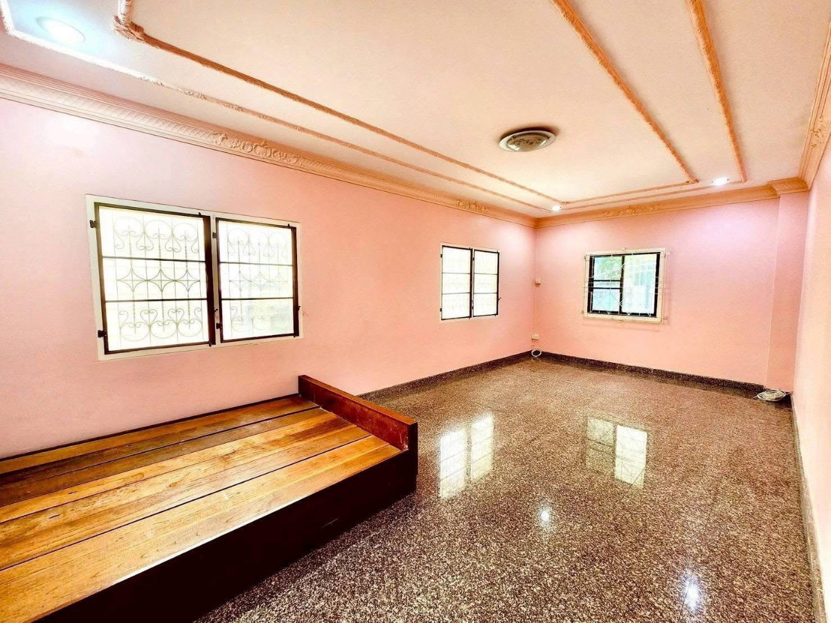 รูป ปล่อยเช่า‼️บ้านเดี่ยว มบ.ช.รุ่งเรือง 6 ขนาด 54 วา 4 ห้องนอน 3 ห้องน้ำ จอดรถได้ 2 คัน บางบัวทอง นนทบุรี - รูปที่ 14/20