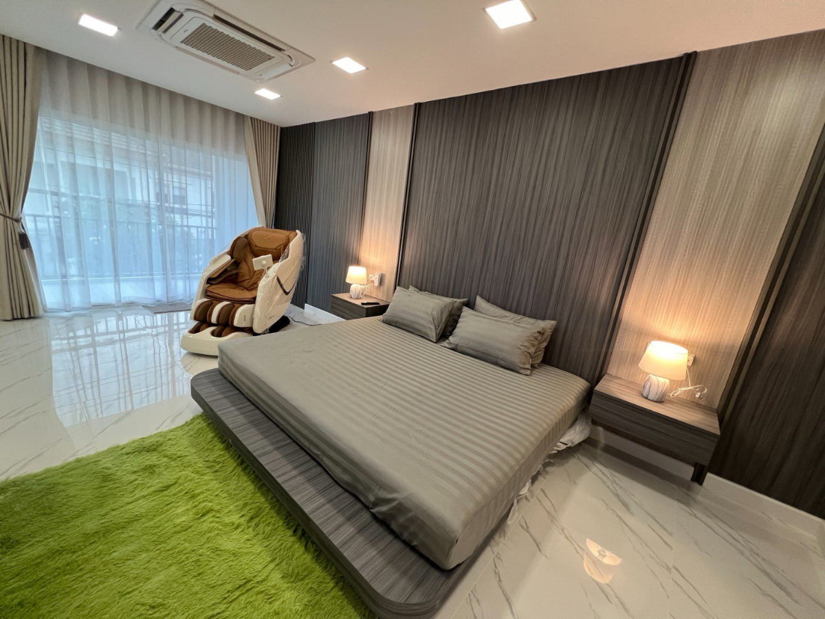 รูป 🌿 **VR0244 บ้านให้เช่าหรู รัชดา 18 ห้วยขวาง 🚇 **ใกล้ MRT สุทธิสาร หลังริม รีโนเวทใหม่** - รูปที่ 9/32