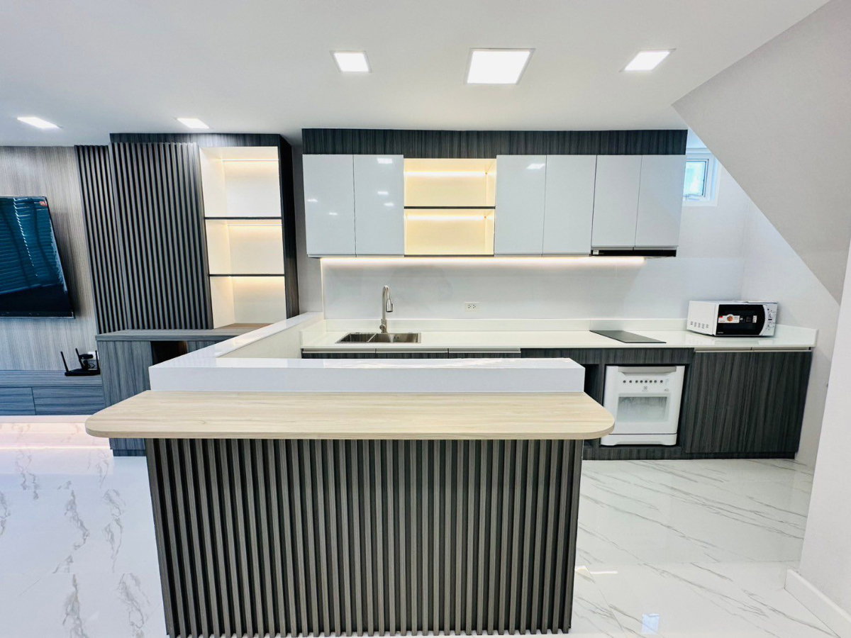 รูป 🌿 **VR0244 บ้านให้เช่าหรู รัชดา 18 ห้วยขวาง 🚇 **ใกล้ MRT สุทธิสาร หลังริม รีโนเวทใหม่** - รูปที่ 16/32