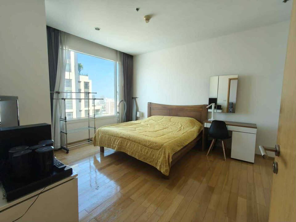 picture 39 by                    Sansiri - 3/11