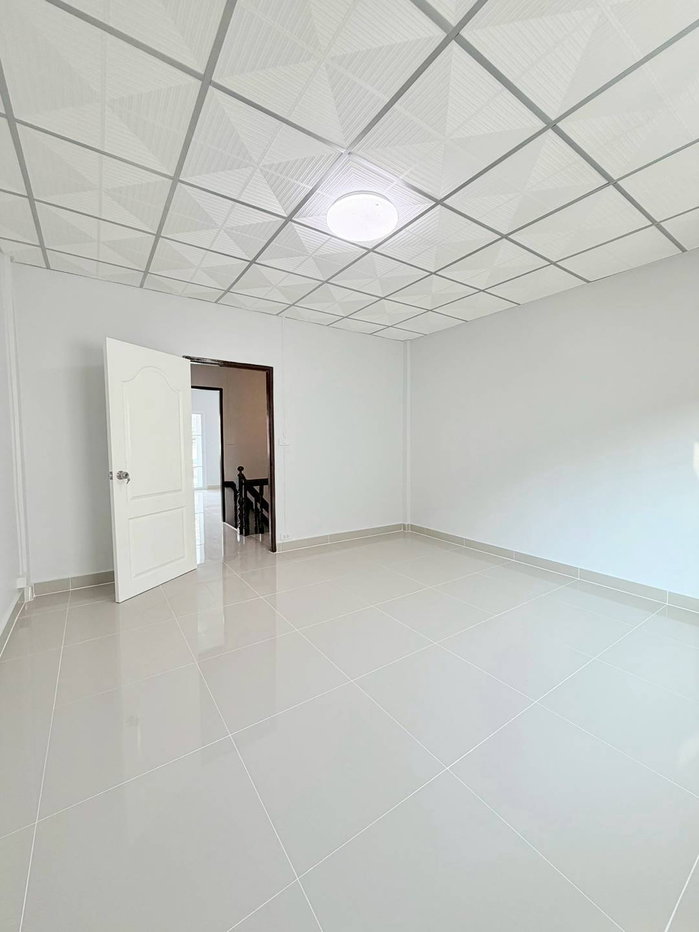 รูป บ้านสวย รีโนเวทใหม่  #หมู่บ้านจิตตกาญจน์  บางใหญ่  ติดถนนกาญจนาภิเษก  ห่างเซ็นทรัล เวสเกต เพียง 500 เมตร - รูปที่ 20/23