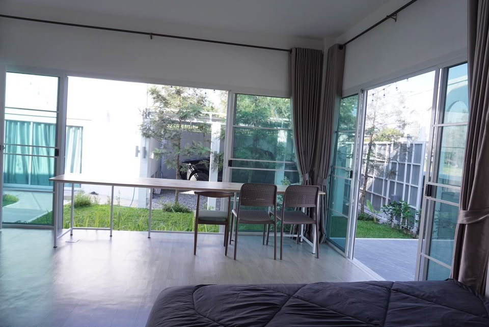 รูป ให้เช่า บ้านสไตล์มินิมอล สวนในบ้าน ตกแต่งสวย พร้อมเช่า บรรยากาศดี โล่ง โปร่งสบาย ใกล้โรงเรียนนานาชาติปัญญาเด่น รับสัตว์เลี้ยง-RW007849 - รูปที่ 21/25