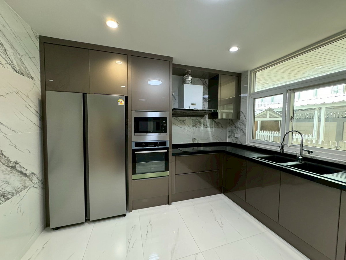 รูป บ้านเดี่ยวสไตล์โคโลเนียล พร้อมสวนขนาดใหญ่ใจกลางเมือง ให้เช่า ใกล้ BTS อนุสาวรีย์ ** NO CO-AGENT ** - รูปที่ 18/23