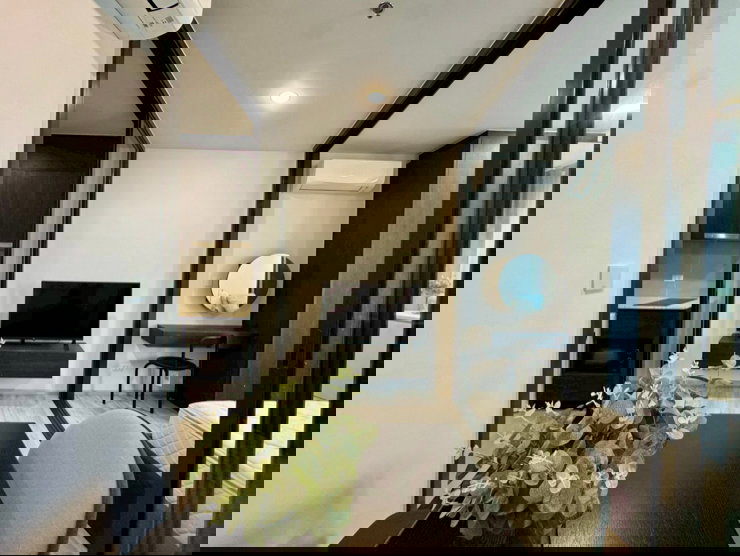 รูป 📍XT Huaikhwang✨คอนโดหรูห้วยขวาง ห้องใหญ่แต่งครบพร้อมอยู่ (1 ห้องนอน ขนาด 30 ตรม.) เช่าเพียง 17,000/เดือน ▫️Line: @sanhaproperty📲095-6922871 รับโค - รูปที่ 5/13