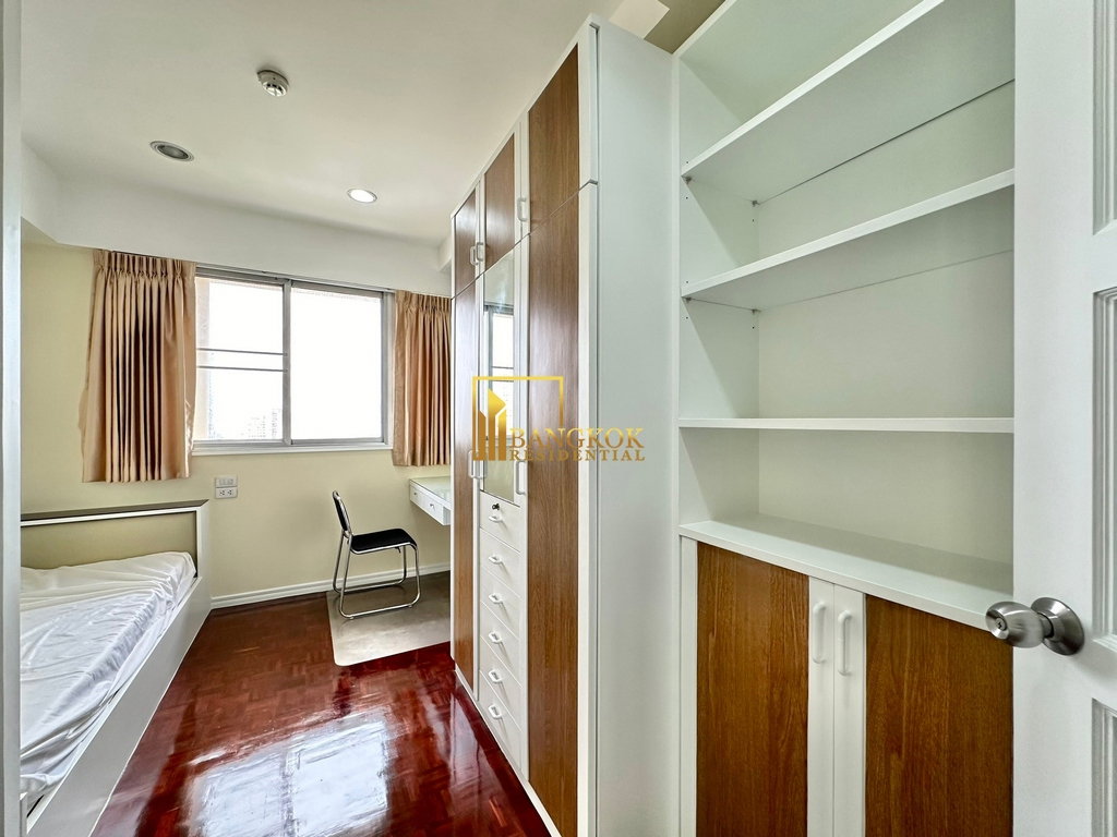 รูป Tai Ping Tower | Charming 3 Bedroom Condo For Rent in Ekkamai - BR18868CD - รูปที่ 16/30