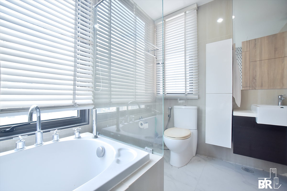 รูป Condo for Rent 🌃 Villa Asoke, near MRT Phetchaburi, 80K 2BR 172.19 sqm💫Beautiful Unit with unblocked view - รูปที่ 13/14