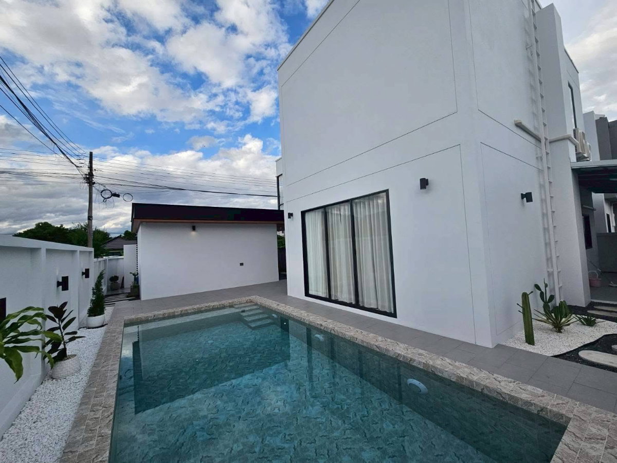 รูป  ขายบ้านพูลวิลล่า หมู่บ้านเวิลด์คลับแลนด์  พื้นที่  292 ตร.ม.  3 ห้องนอน |  4 ห้องน้ำ - รูปที่ 2/17