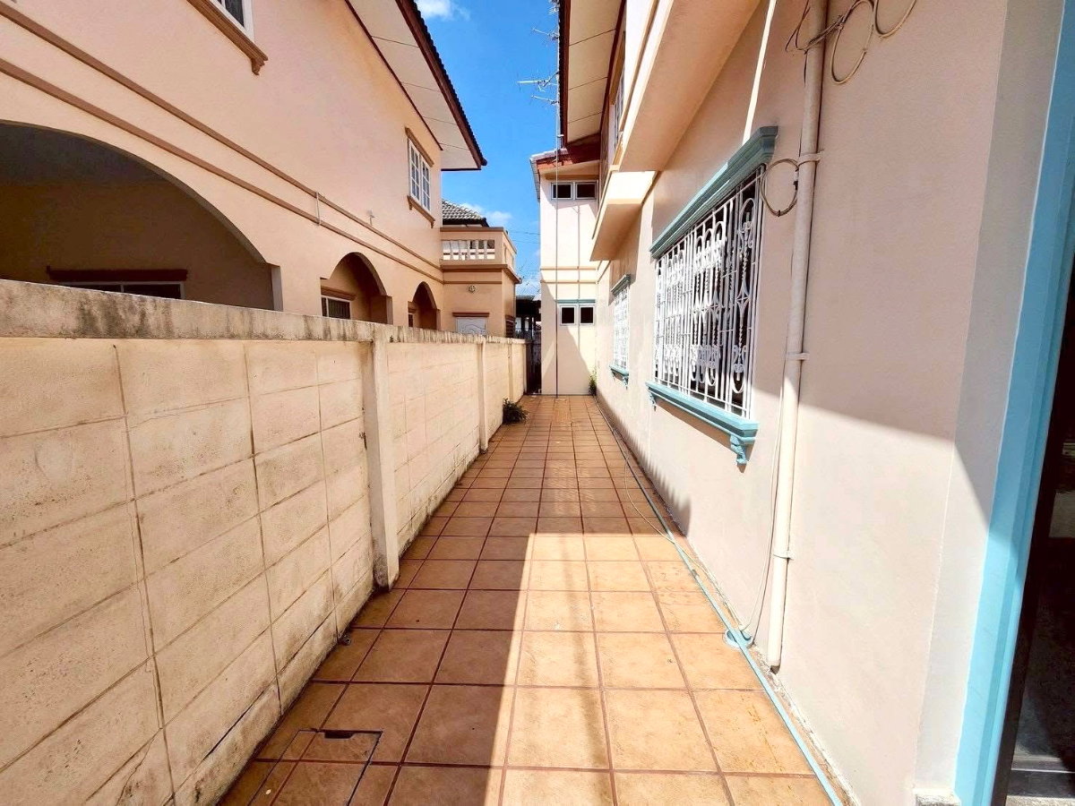 รูป ปล่อยเช่า‼️บ้านเดี่ยว มบ.ช.รุ่งเรือง 6 ขนาด 54 วา 4 ห้องนอน 3 ห้องน้ำ จอดรถได้ 2 คัน บางบัวทอง นนทบุรี - รูปที่ 6/20