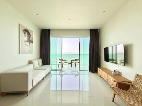 ให้เช่า • คอนโด Mövenpick White Sand Beach | 1 นอน | 60K | 80 ตร.ม. | วิวทะเล