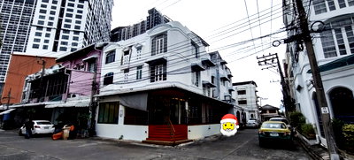 เช่าโฮมออฟฟิศ ถนนเพชรบุรี (ตัดใหม่) กรุงเทพฯ :  🏢✨ โฮมออฟฟิศ / ทาวน์โฮม 3 ชั้น “พระราม 9 ซอย 11” 4 ห้องนอน 6 ห้องน้ำ หลังมุม รีโนเวทใหม่ พร้อมทำธุรกิจได้ทันที!