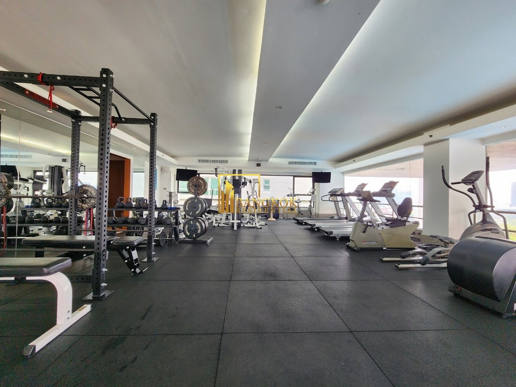 รูป Beautifully Renovated 4 Bedroom Apartment in Sukhumvit 20 - BR21151AP - รูปที่ 42/58