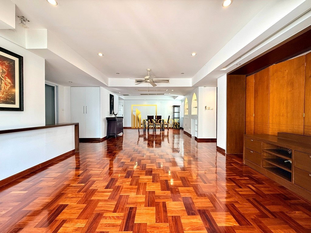 picture Grand Ville House 1 | Spacious 3 Bed Condo in Phrom Phong - BR60907CD - 1/34