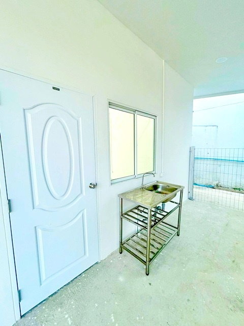 รูป เทศบาลเมืองฉะเชิงเทรา 400 ม. ลดราคาครั้งที่3 ให้เช่า ร้านค้า หรือออฟฟิศ 60ตร.ม. โรบินสัน บิ๊กซี ฉะเชิงเทรา ติดถนน เหมาะทำออฟฟิศ 1 นอน - รูปที่ 8/8