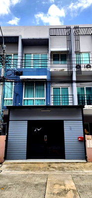 เช่าทาวน์โฮม ถนนเสรีไทย : ให้เช่าทาวน์โฮม3ชั้น ​กรีนิช รามอินทรา MODERN STYLE ติดถนนใหญ่ รามอินทรา กม.12 #ติดแม็คโครรามอินทรา  มี 4 ห้องนอน  3 ห้องน้ำ แอร์​3ตัว​ 