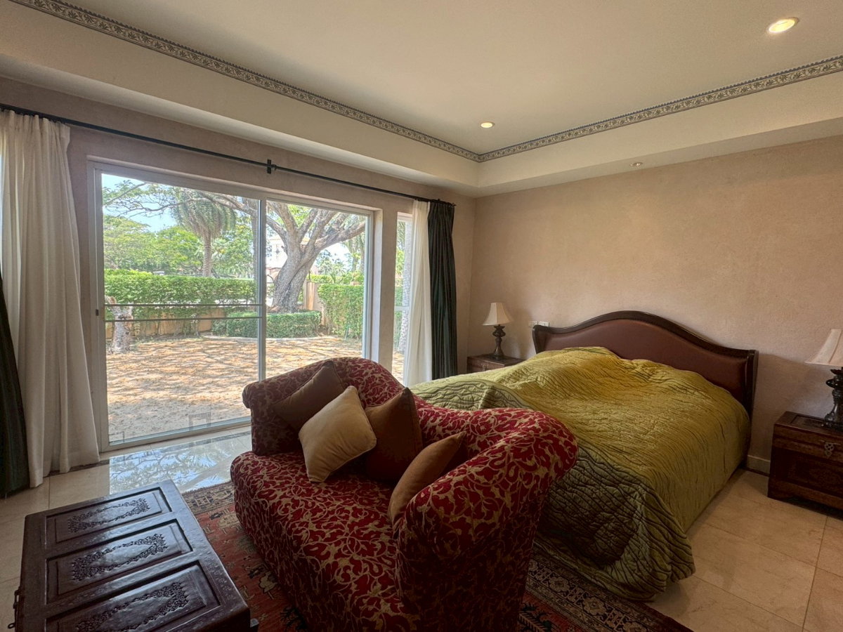 รูป ขายบ้าน 3 ห้องนอน พร้อมเฟอร์นิเจอร์ ใน Amata Spring Country Club ติดสนามกอล์ฟ พร้อมพื้นที่สวนรอบบ้าน  - รูปที่ 7/27