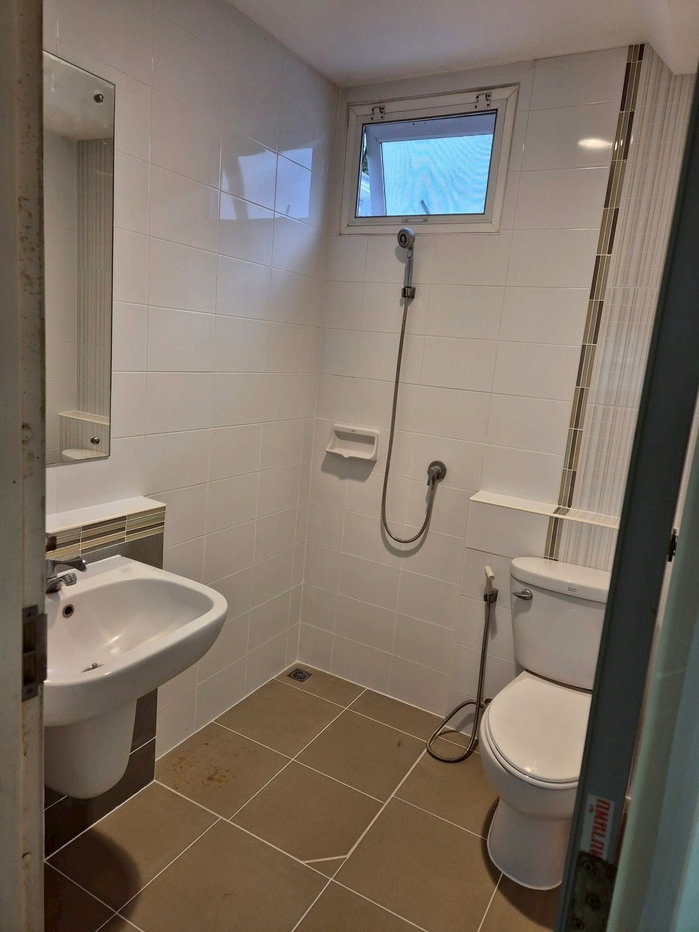 รูป 🌳 ให้เช่าบ้านเดี่ยว 2 ชั้น หมู่บ้านปาริชาต ลาดกระบัง ซอยคุ้มเกล้า 11 3 ห้องนอน 2 ห้องน้ำ บ้านพร้อมอยู่ บรรยากาศร่มรื่น เ - รูปที่ 3/12