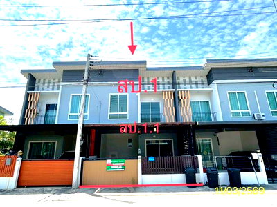 Townhouses for sale Khlong Luang Road : TOWN HOUSE 21.3 Sq.w. Khlong Luang Pathumthani for 2.3M