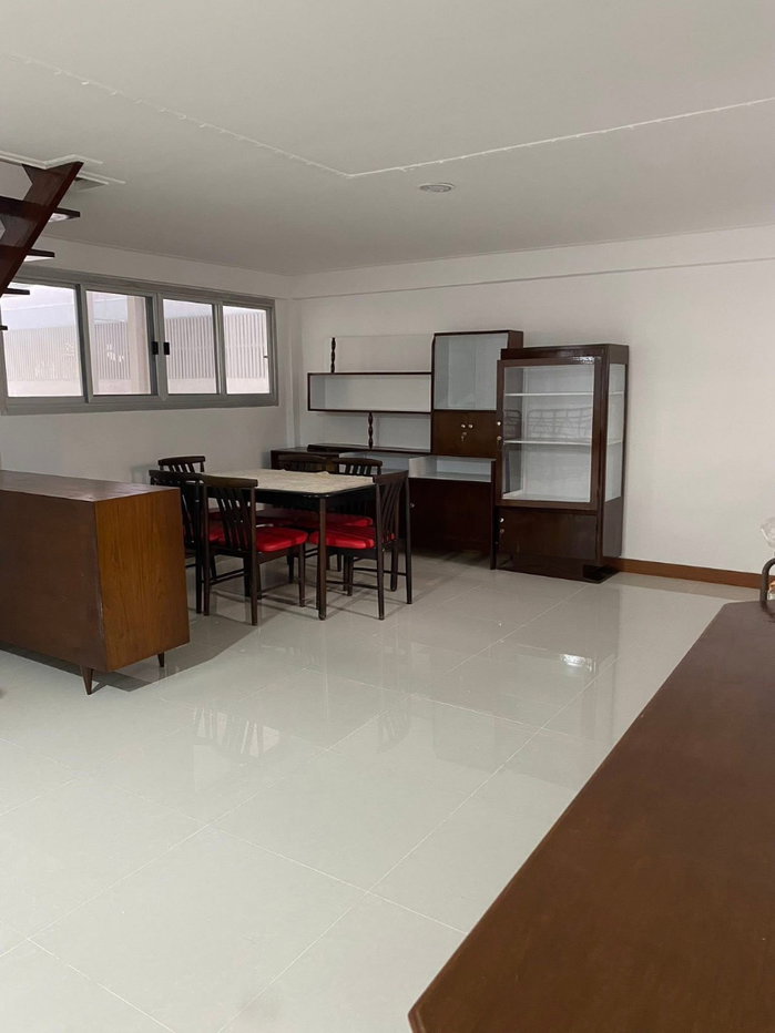 รูป 🏡✨ บ้านไม้ 2 ชั้น รีโนเวทใหม่ ทำเลลาดพร้าว 29 2 ห้องนอน 3 ห้องน้ำเฟอร์นิเจอร์ครบ ใกล้ MRT เพียง 200 เมตร! ✨ - รูปที่ 7/11
